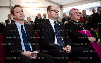 Uroczyste poswiecenie i wmurowanie kamienia wegielnego...