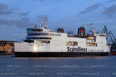 Nalezacy do niemiecko-dunskiej linii promowej Scandilines...