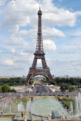 Wieza Eiffla w Paryzu widok z placu Trocadero
03.08.2010
Fot....