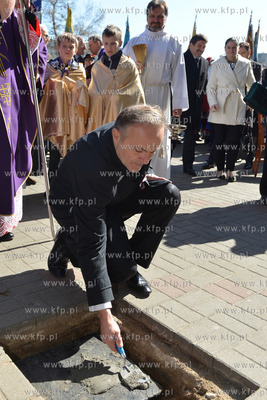 Gdynia. Msza swieta i uroczystosc podpisania aktu erekcyjnego...