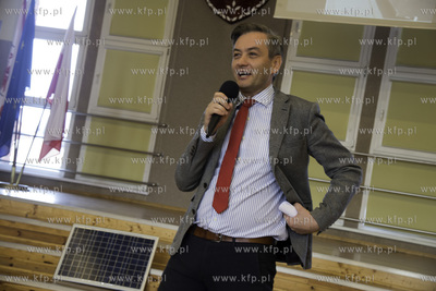 Slupsk. Greenpeace ufundowal budowe elektrowni slonecznej...