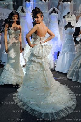 Gdansk. VII Targi Slub i Wesele. Nz modelki w sukniach...