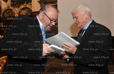 Dwor Artusa. Uroczystosc wreczenia nagrody Janowi Kozlowskiemu...