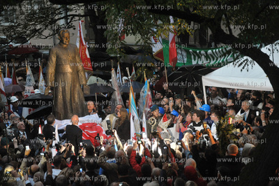 Gdansk. Uroczyste odslaniecie pomnika Pralata Henryka...