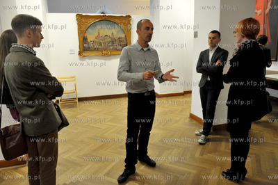 Zwiedzanie Zamku Lubelskiego przez uczestnikow pierwszego,...