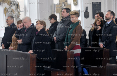 70 urodziny Lecha Walesy. Msza swieta w Bazylice Mariackiej...