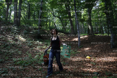 Akcja sprzatania otuliny Lasow Oliwskich w rejonie...