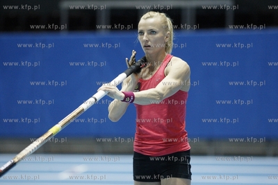 Trening skoczkini o tyczce Anny Rogowskiej, przed rozpoczynajcymi...