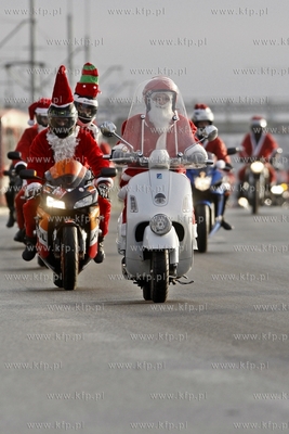 Gdansk. Ul.Marynarki Polskiej. XII edycja parady Mikolaje...