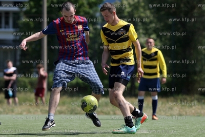 Gdansk Zaspa. Pilkarski turniej dzikich druzyn Do przerwy...