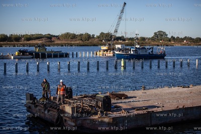 Pierwsze próby obciążeniowe budowanego mostu w Sobieszewie.
29.09.2018
fot....