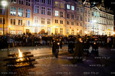 Gdansk. Dlugi Targ. Betlejemskie Swiatlo Pokoju 2011....