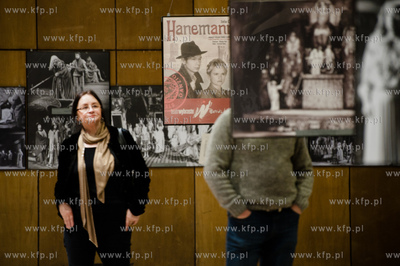 Gdansk. Teatr Wybrzeze. Wystawa zdjęć przygotowana...