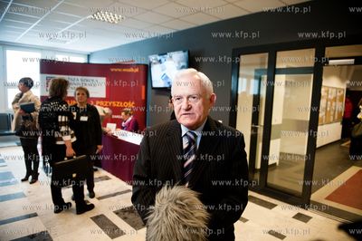 Gdynia. Aula Wyzszej Szkoly Administracji i Biznesu...