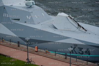 Gdansk. Nowy Port. Nabrzeze kpt. Zolkowskiego. Wizyta...