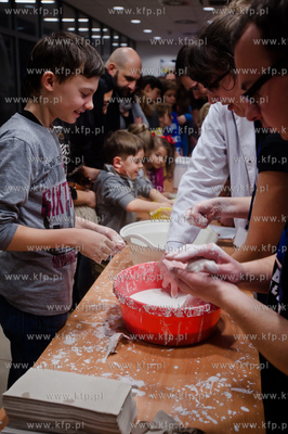 Uniwersytet Gdanski. Wydzial Biologii. Trzecia edycja...