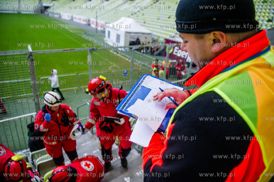 Gdansk. Stadion PGE Arena. Cwiczenia grup ratownikow...