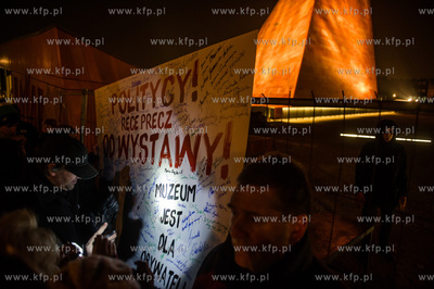 Gdańsk. Pikieta zorganizowana przez Komitet Obrony...