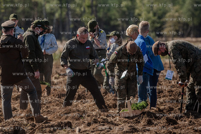 Nadleśnictwo Lipusz. Prezydent RP Andrzej Duda wraz...