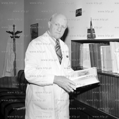 Dr med. Sylwester Gołąbowski, ordynator oddziału...