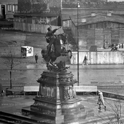 Pomnik Jana III Sobieskiego na Targu Drzewnym w Gdańsku.
1969
0006933z_marzec_d
Fot....