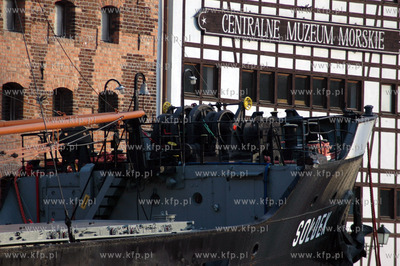 Dlugie Pobrzeze w Gdansku. Nz Centralne Muzeum Morskie...