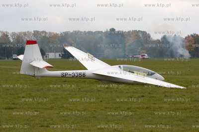Pruszcz Gdanski, Aeroklub Gdanski Nz. SZD-50-3 Puchacz.
18.10.2008
Sebastian...