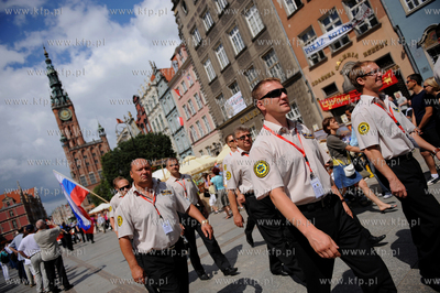 Gdansk. Dlugi Targ. Parada ucyestnikow 63 Miedzynarodowego...