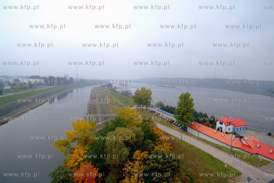 Zapora wodna na rzece Wisle we Wloclawku.
02.10.2007
Fot....
