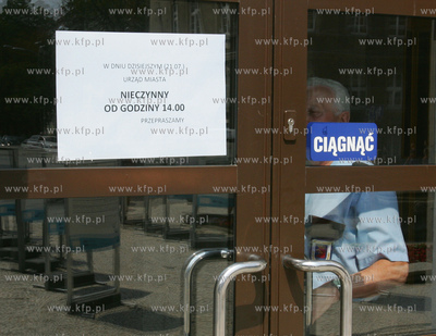 Ewakuacja Urzedu Miejskiego w Szczecinie. Powodem byl...