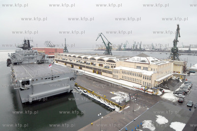 Wspolne cwiczenia okretow i lotnictwa Marynarki Wojennej...