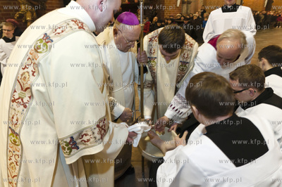 Msza Wieczerzy Panskiej w katedrze pelplinskiej sprawowana...