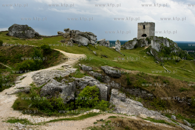 Zamek Krolewski Olsztyn kolo Czestochowy. Zbudowany...
