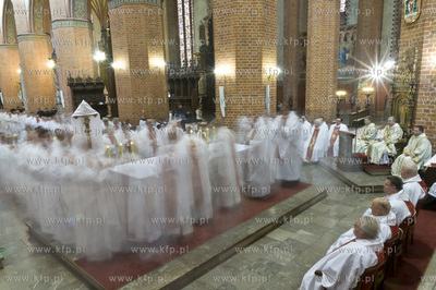 Msza Krzyzma w katedrze pelplinskiej sprawowana przez...