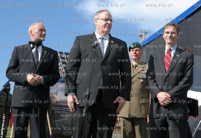 Redzikowo. Uroczyste rozpoczęcie budowy bazy pocisków...