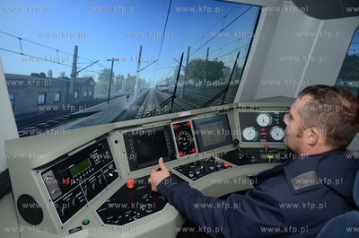 Gdynia. Prezentacja symulatora lokomotywy SIMTRAQ....