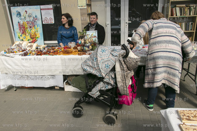 Wielkanocy Jarmark Rękodzieła na Targowisku Miejskim...