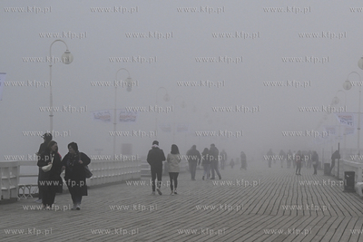 Sopot. Molo i plaza. Mgla. 14.04.2023 fot. Jerzy Bartkowski...