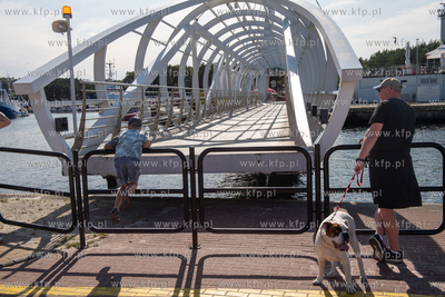 Wakacje w Ustce. Kładka obrotowa na Słupii 22.08.2023....