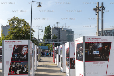 Gdańs. Uroczystości jubileuszowe ECS, ku czci tych,...
