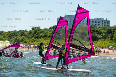 Plaza w Sopocie, przy Sopockim Klubie Zeglarskim. Briefing...