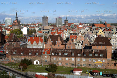 Panoram Gdanska, na pierwszym planie Zespol Dworu Miejskiego...