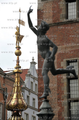 Gwaltowana burza, ktora przeszla nad Gdanskiem uniemozliwila...