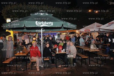 Biesiada i tance z okazji Swieta Oliwy odbyla na placu...