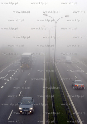 Gdansk. Mgla. Obwodnica trojmiasta.
03.11.2008
fot....