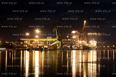 Terminal kontenerowy w gdanskim porcie.
30.12.2009
fot....