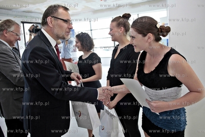 Uroczystosc prezentacji efektu pracy studentow i profesorow...