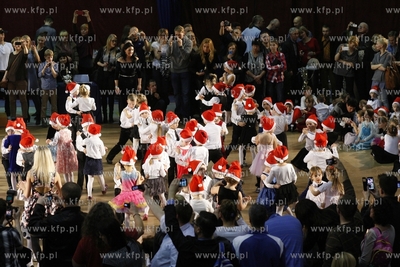 Gimnazjumnr 2 w Zukowie. Konkurs tanca towarzyskiego....