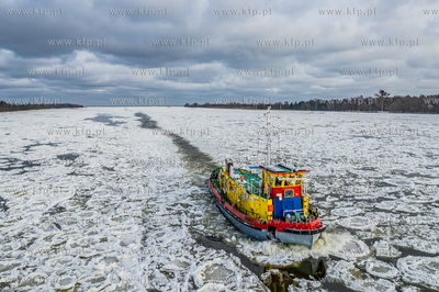 Lodołamacze udrożniają ujście Wisły.
09.01.2026
fot....