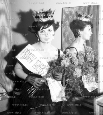 Miss Balu Prasy w sopockim Grand Hotelu 0001726z 1963...